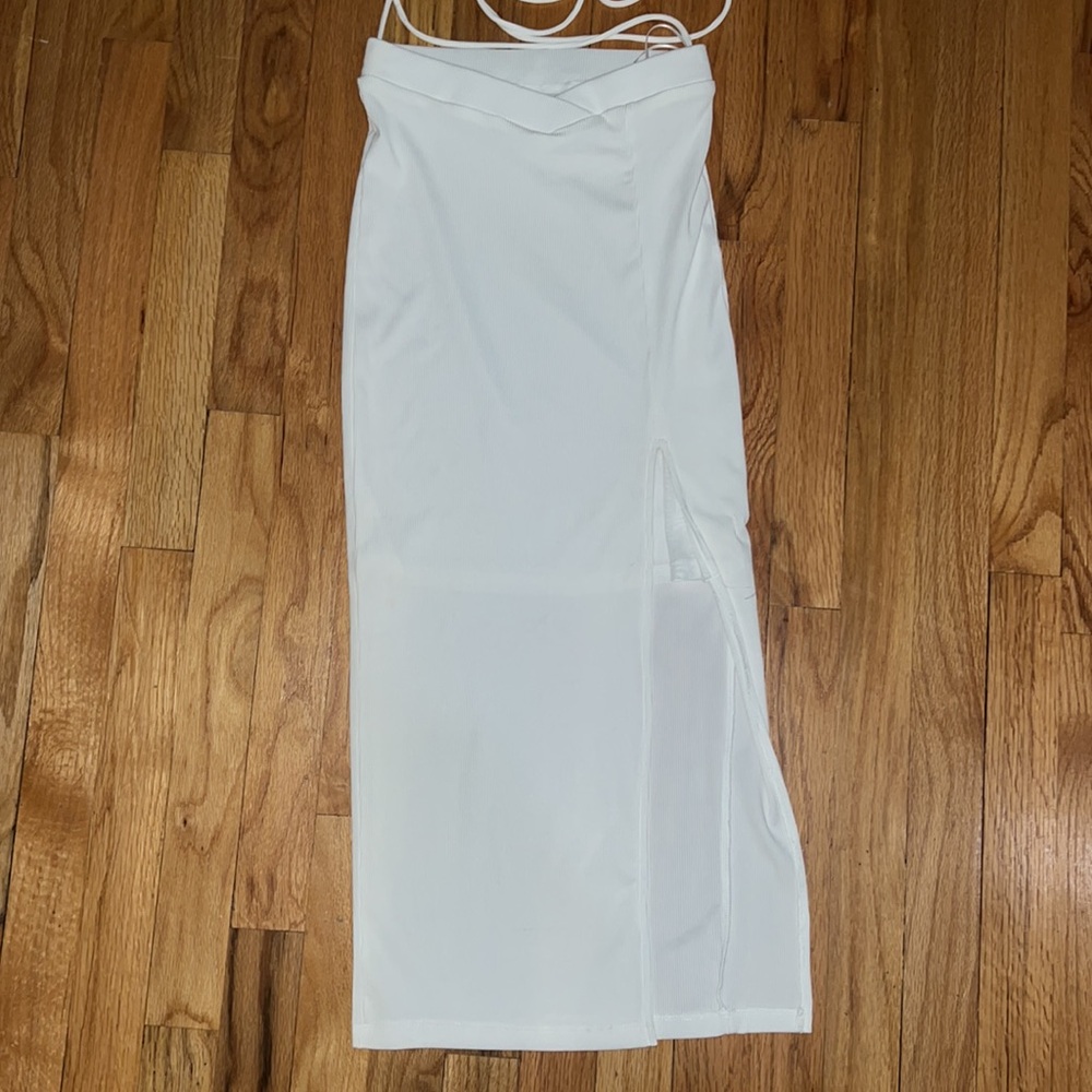 Two piece set - Picture 2 of 7